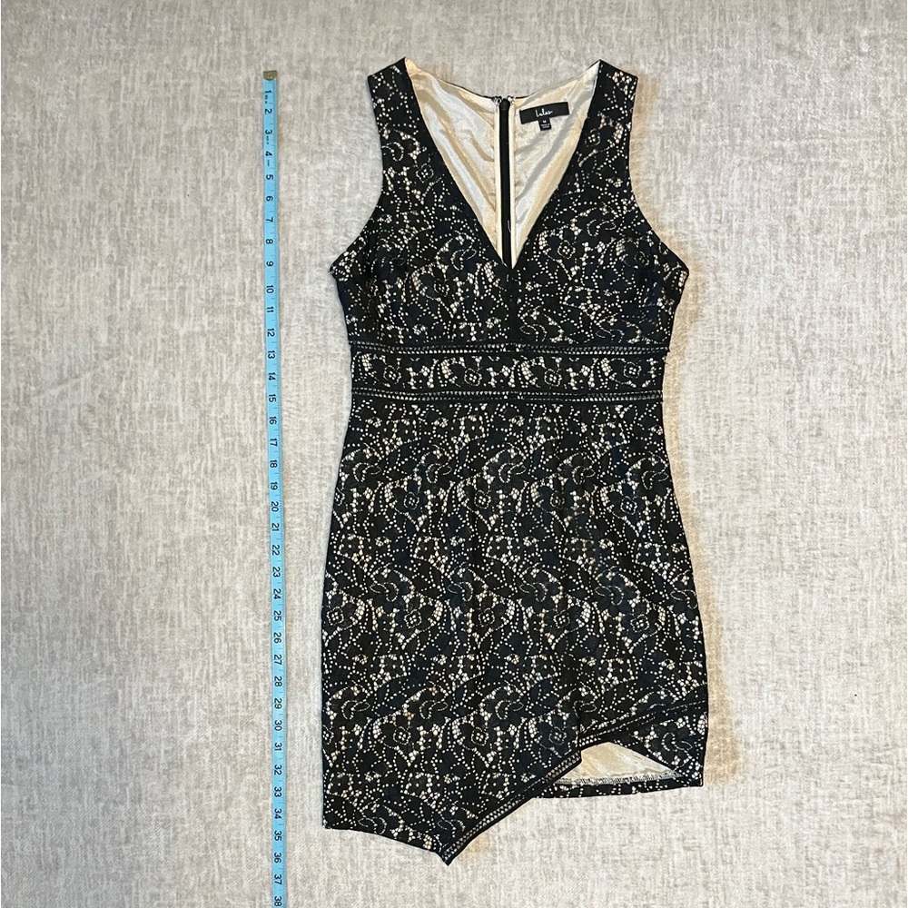 Lulu’s black asymmetrical short lace dress sz M
